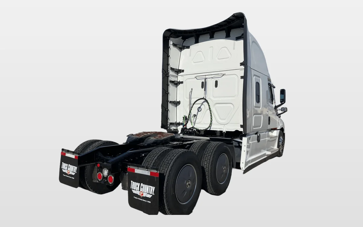 2027 Freightliner - image 1