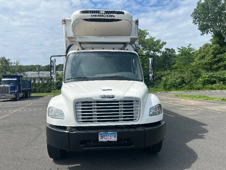 2019 Freightliner eM2 in Montgomery, NY — photo 2