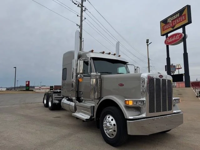 2027 Peterbilt 589 - image 30
