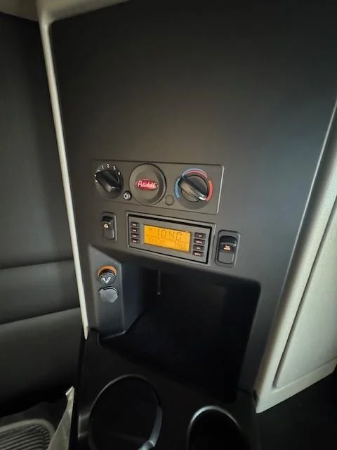 2027 Peterbilt 589 - image 24