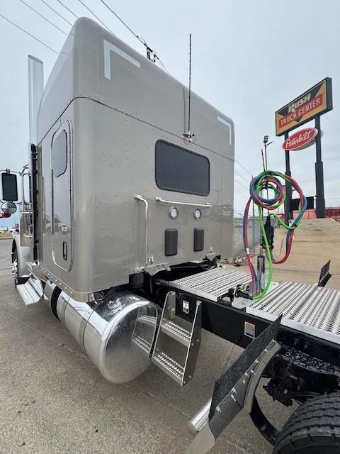 2027 Peterbilt 589 in Tulsa, OK — photo 4