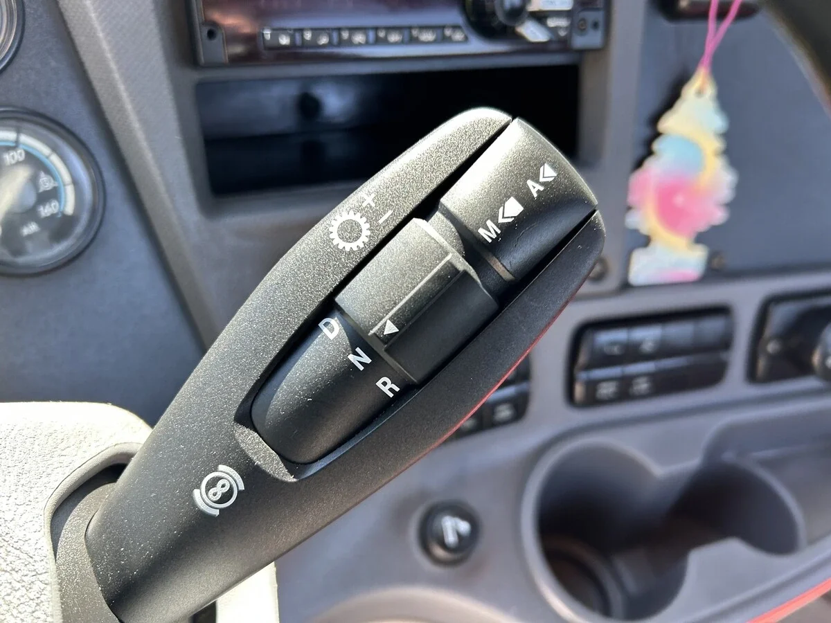 2016 Freightliner Cascadia - image 26