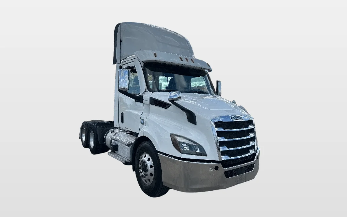 2021 Freightliner Cascadia - image 1