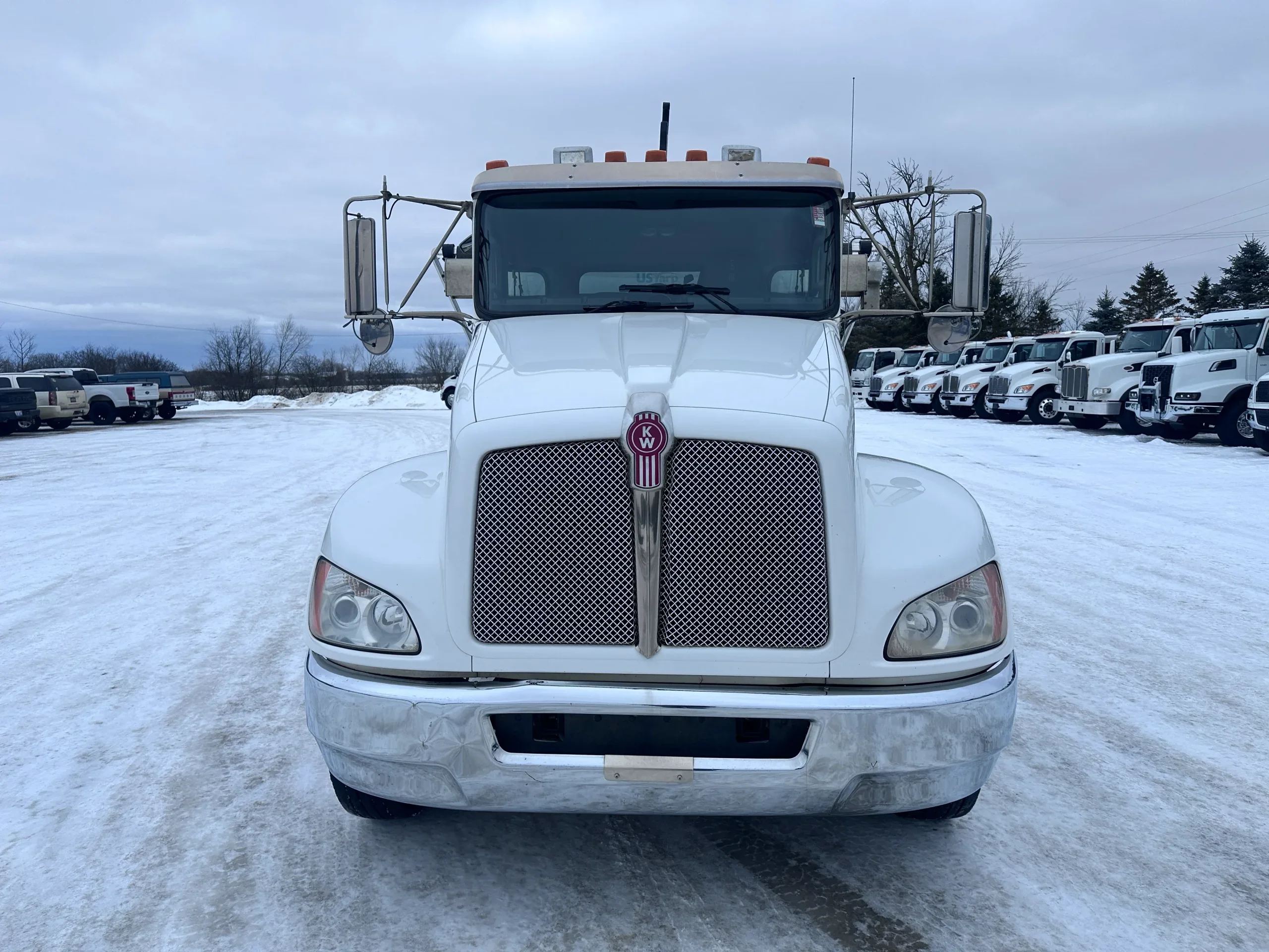 2020 Kenworth T270 - image 2