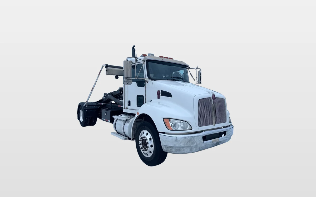2020 Kenworth T270 - image 1