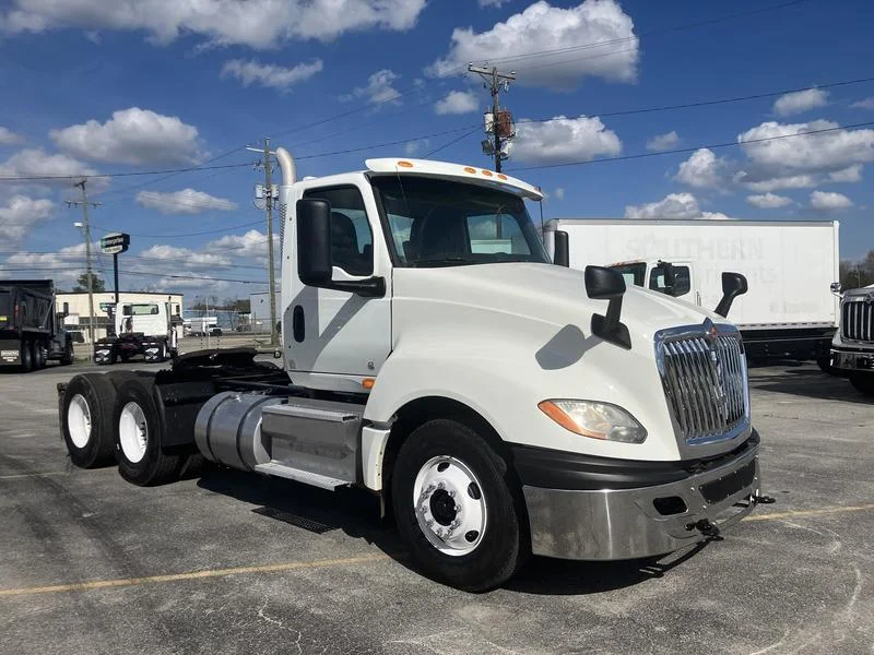2018 International LT in Columbia