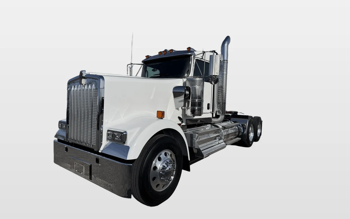 2027 Kenworth W900 - image 1
