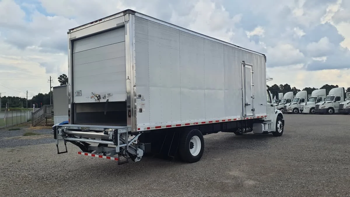 2019 Freightliner M2 106 in Birmingham, AL — photo 4