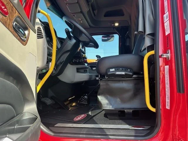 2027 Peterbilt 589 - image 11