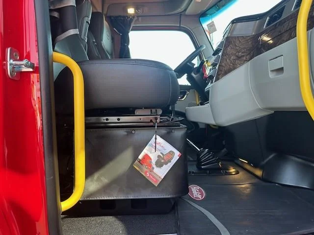 2027 Peterbilt 589 - image 34