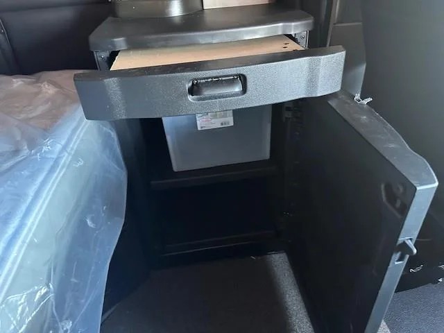 2027 Peterbilt 589 - image 23