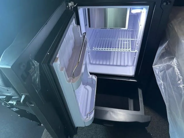 2027 Peterbilt 589 - image 19