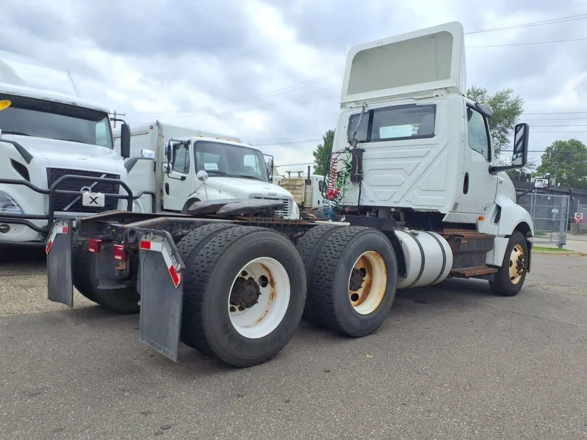 2019 International LT in Minneapolis, MN — photo 4