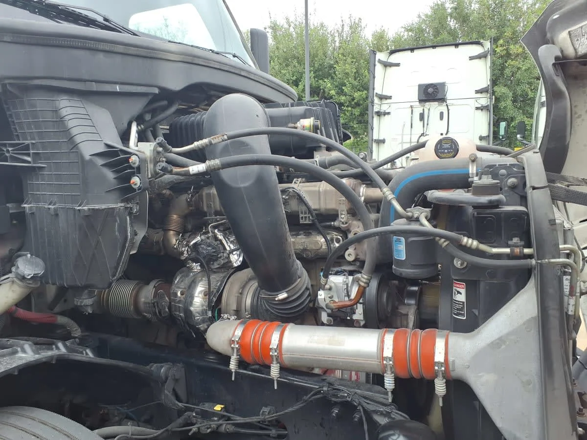 2022 Freightliner Cascadia in Houston, TX — photo 12