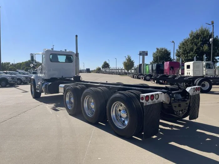 2014 Peterbilt 365 - image 12