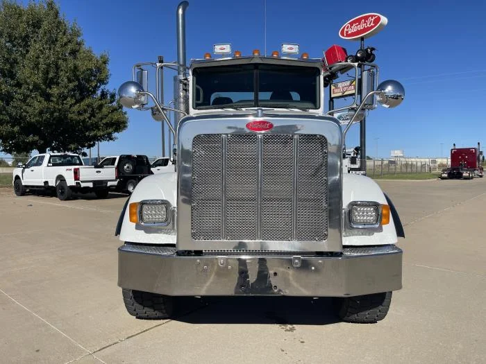 2014 Peterbilt 365 - image 3