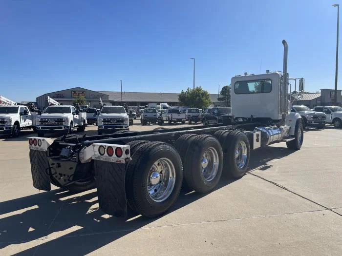 2014 Peterbilt 365 in Oklahoma City, OK — photo 10