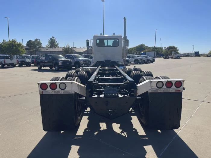 2014 Peterbilt 365 - image 11