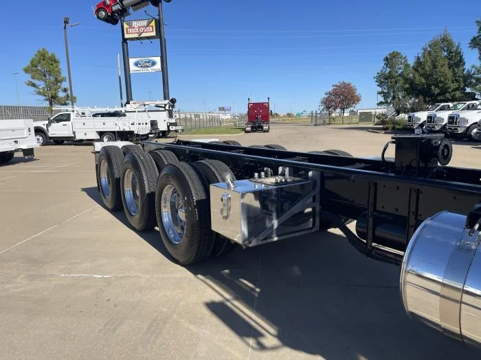 2014 Peterbilt 365 in Oklahoma City, OK — photo 6