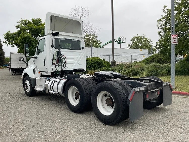 2019 International LT in West Sacramento, CA — photo 5