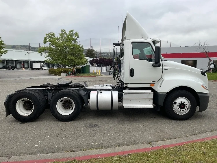 2019 International LT in West Sacramento, CA — photo 8