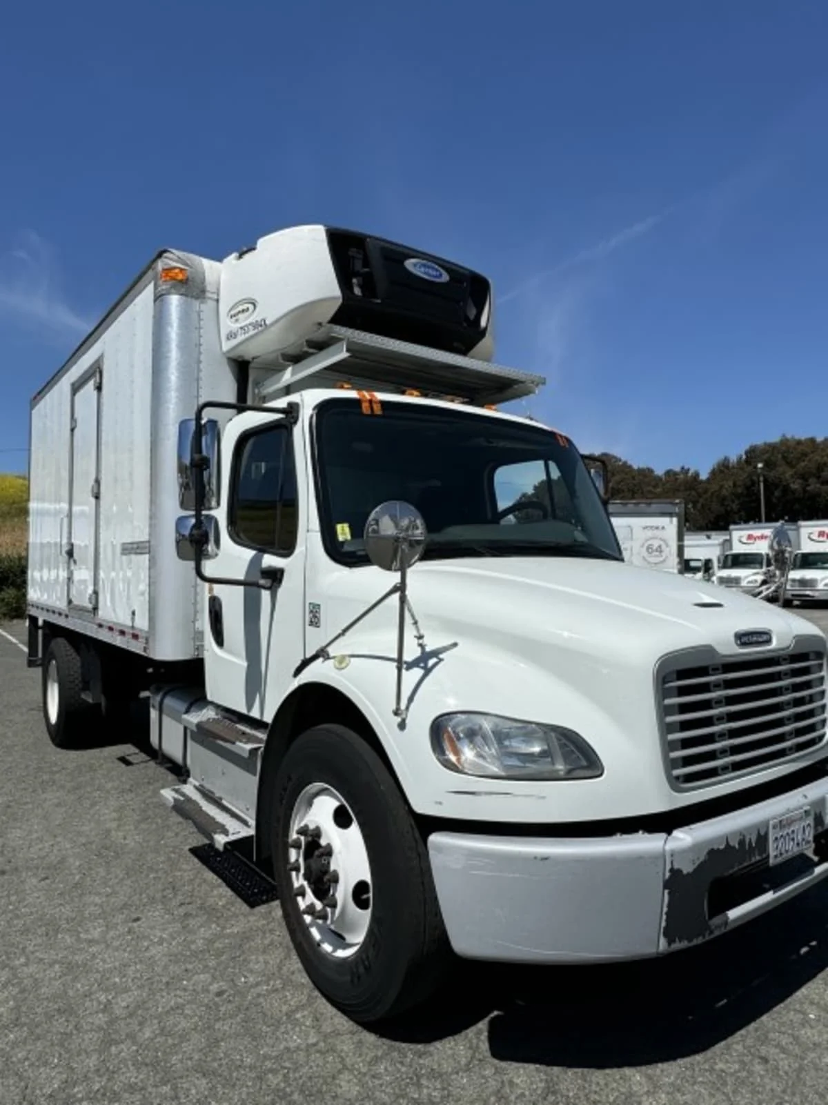 2017 Freightliner M2 106 - image 3
