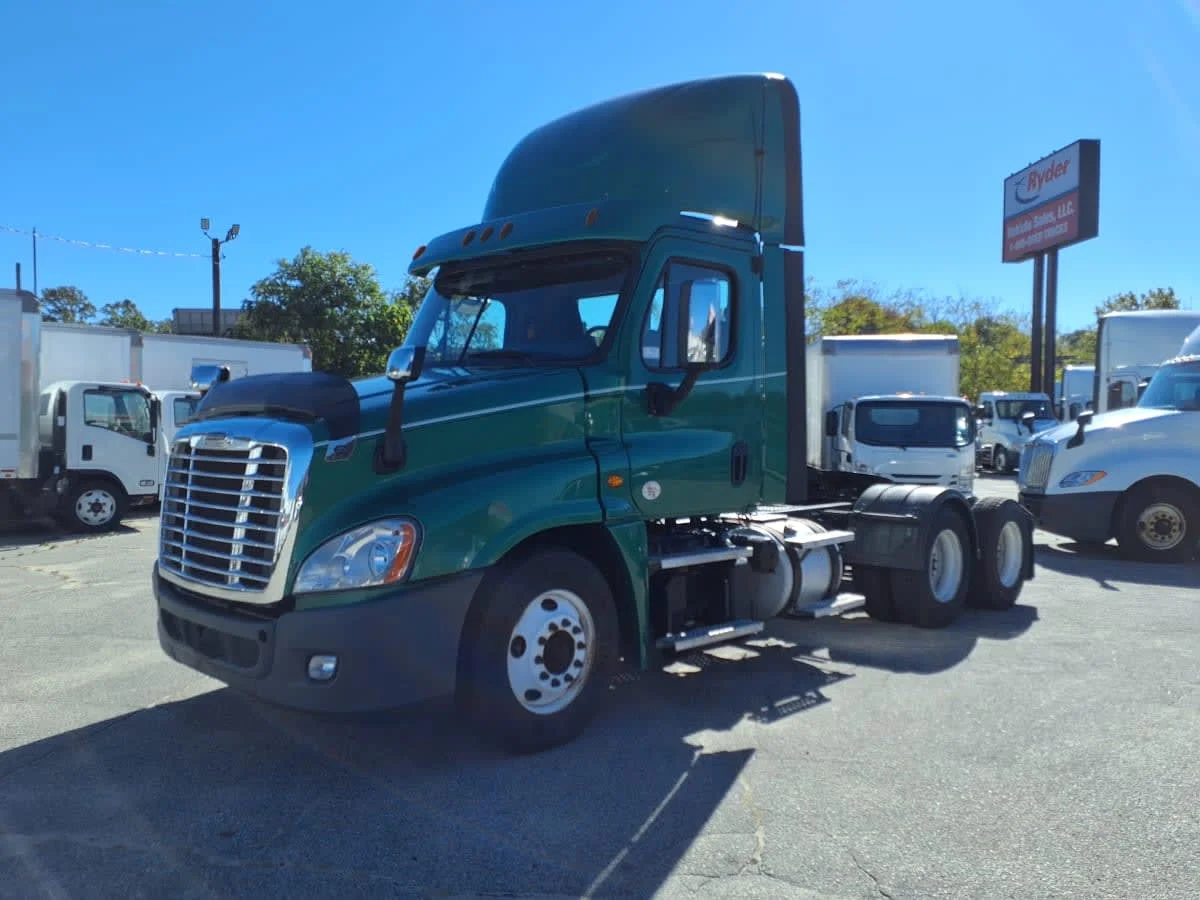 2020 Freightliner Cascadia in Warwick, RI