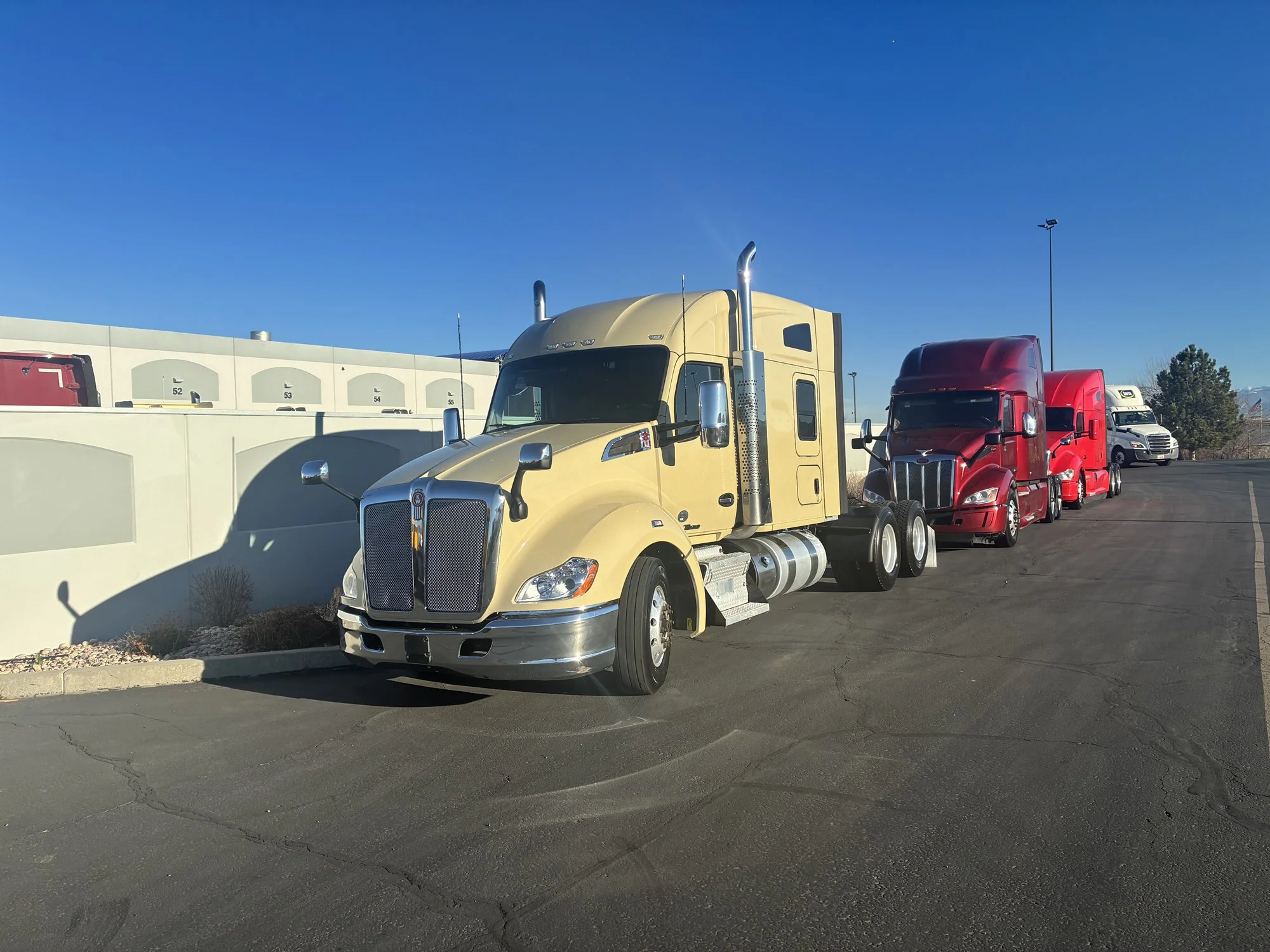 2021 Kenworth T680 - image 2