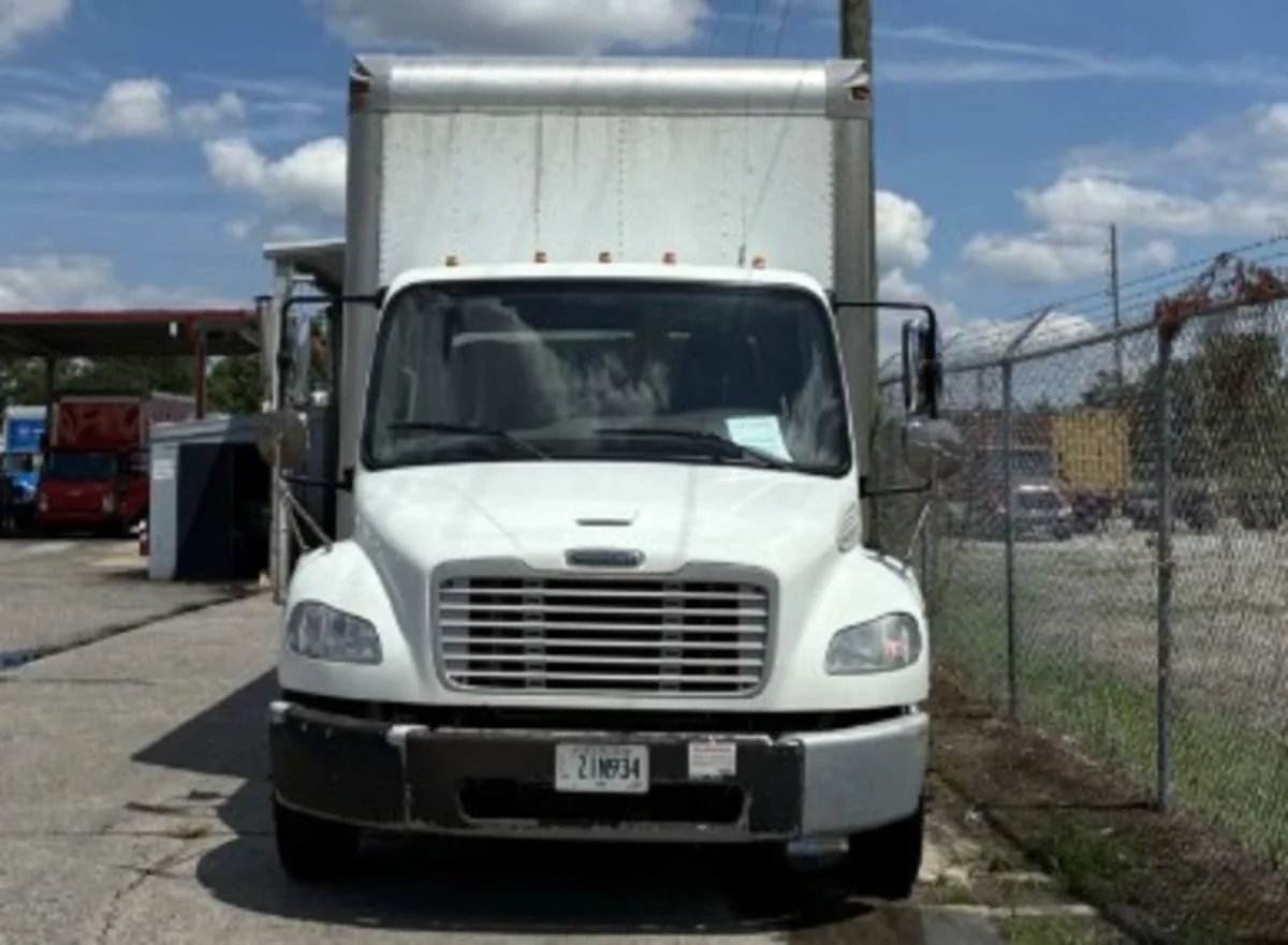 2020 Freightliner M2 106 in Jacksonville, FL — photo 2