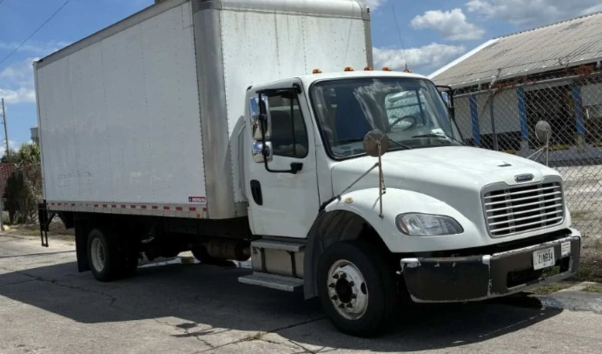 2020 Freightliner M2 106 in Jacksonville, FL — photo 3