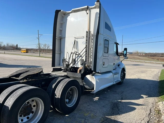 2022 Kenworth T680 - image 5