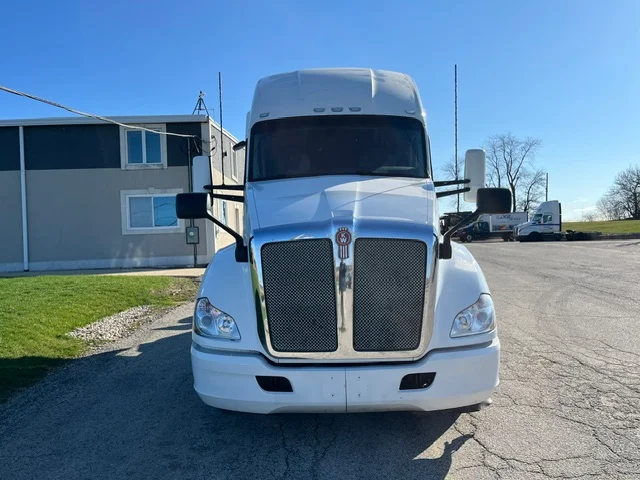 2022 Kenworth T680 - image 2