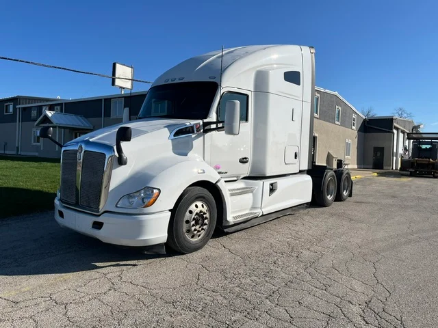 2022 Kenworth T680 in Grayslake, IL