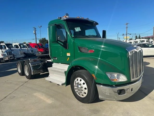2021 Peterbilt 579 - image 13