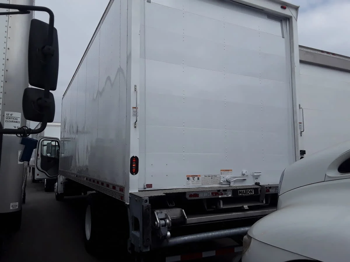 2016 Freightliner M2 106 - image 6