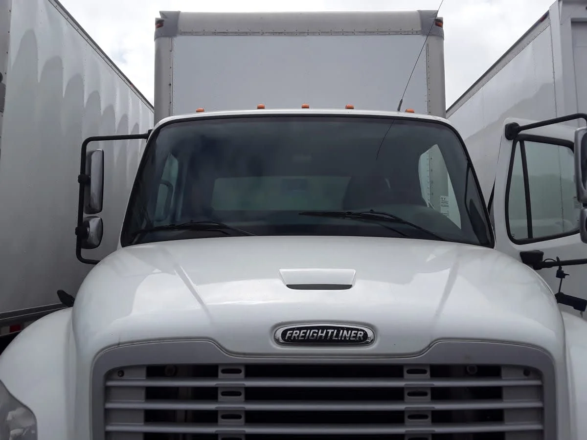 2016 Freightliner M2 106 - image 2