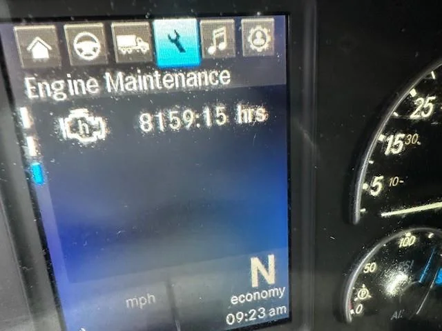 2022 Freightliner Cascadia - image 8