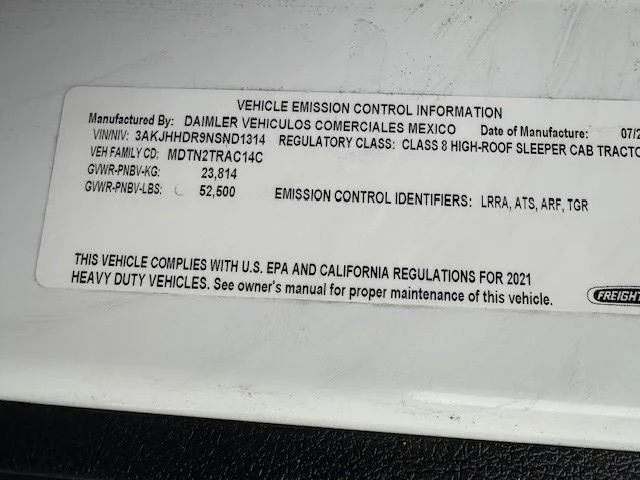 2022 Freightliner Cascadia - image 3