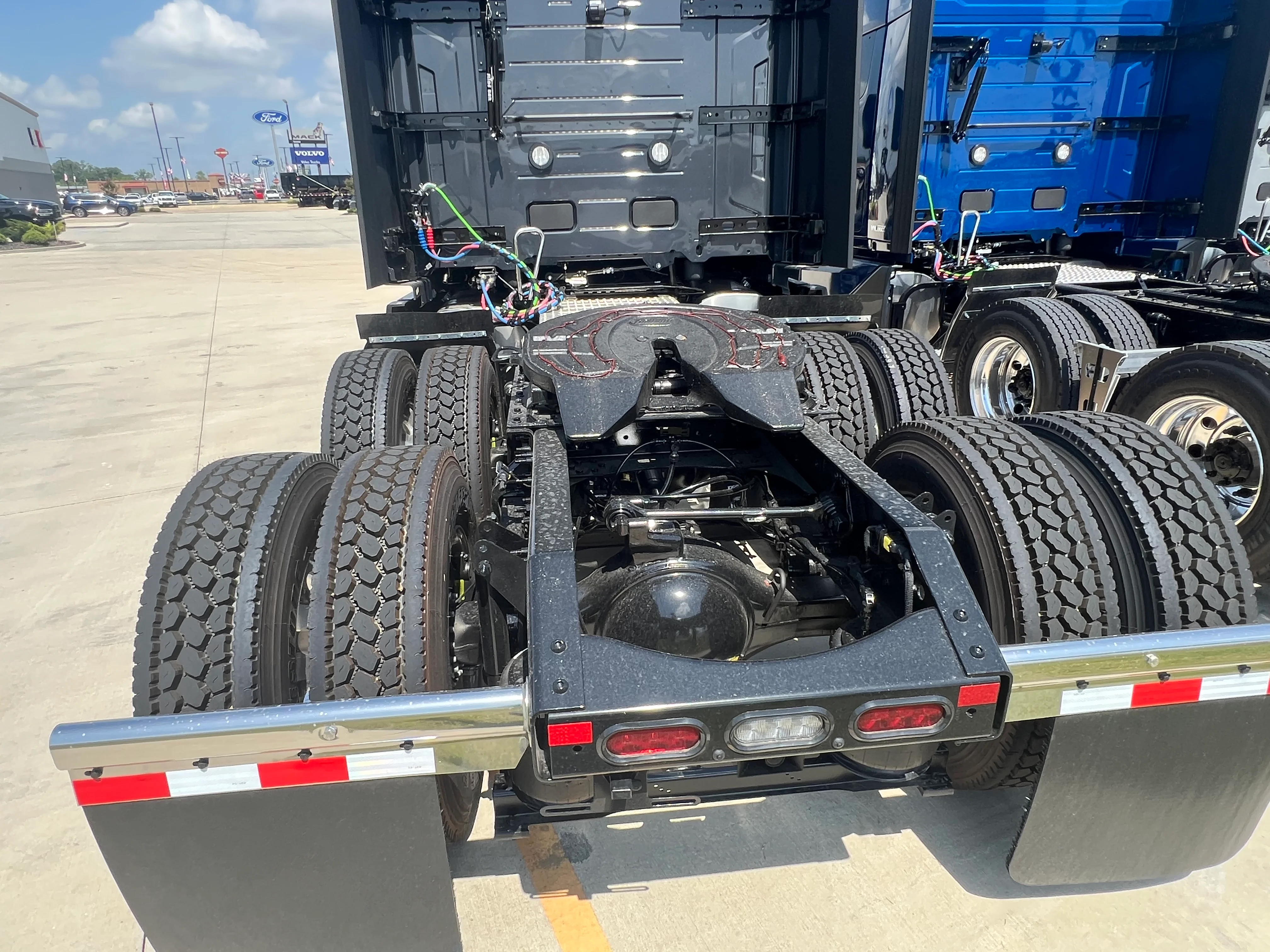 2026 Volvo VNL 660 in Monroe, LA — photo 6