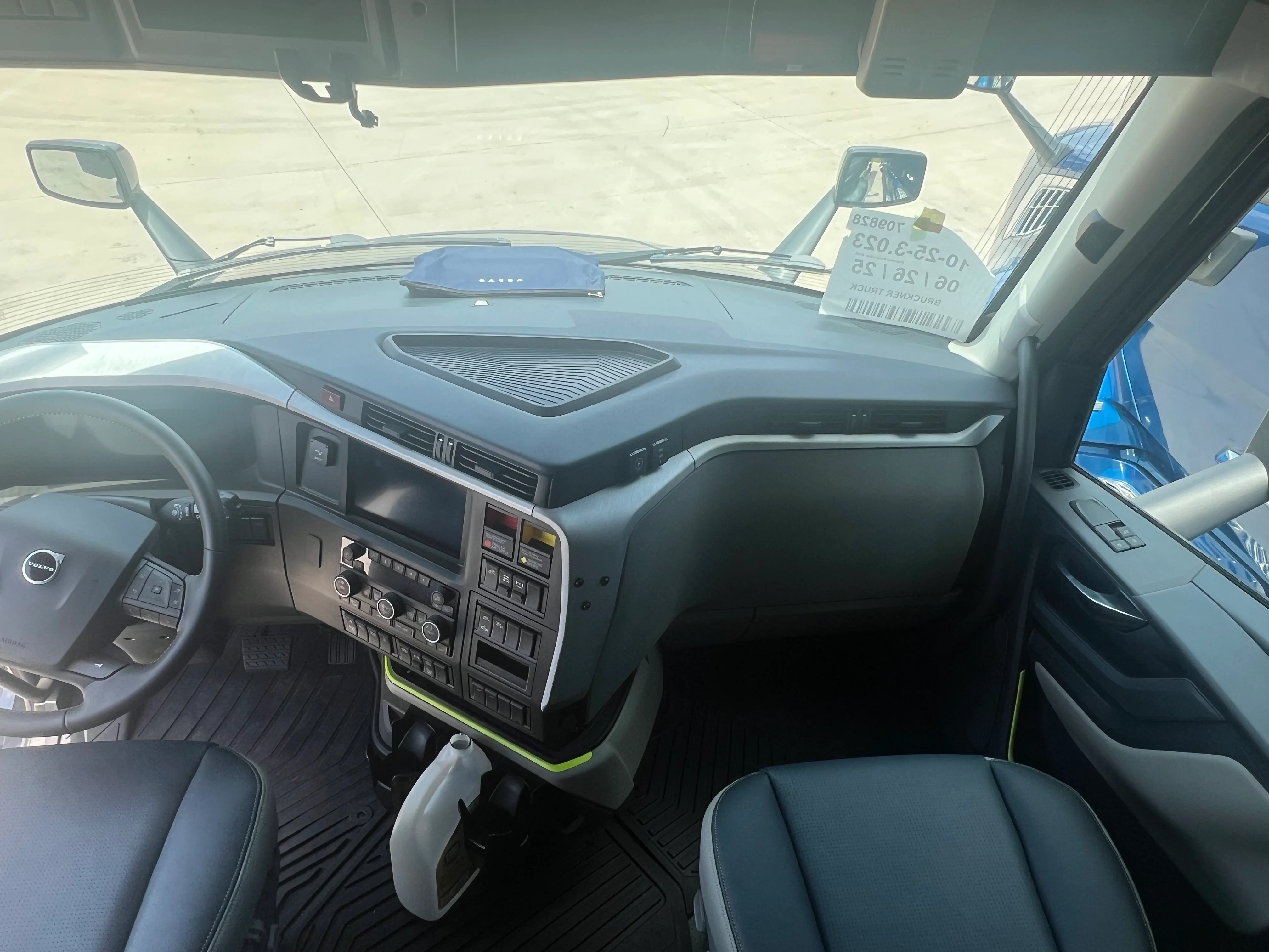 2026 Volvo VNL 660 in Monroe, LA — photo 10