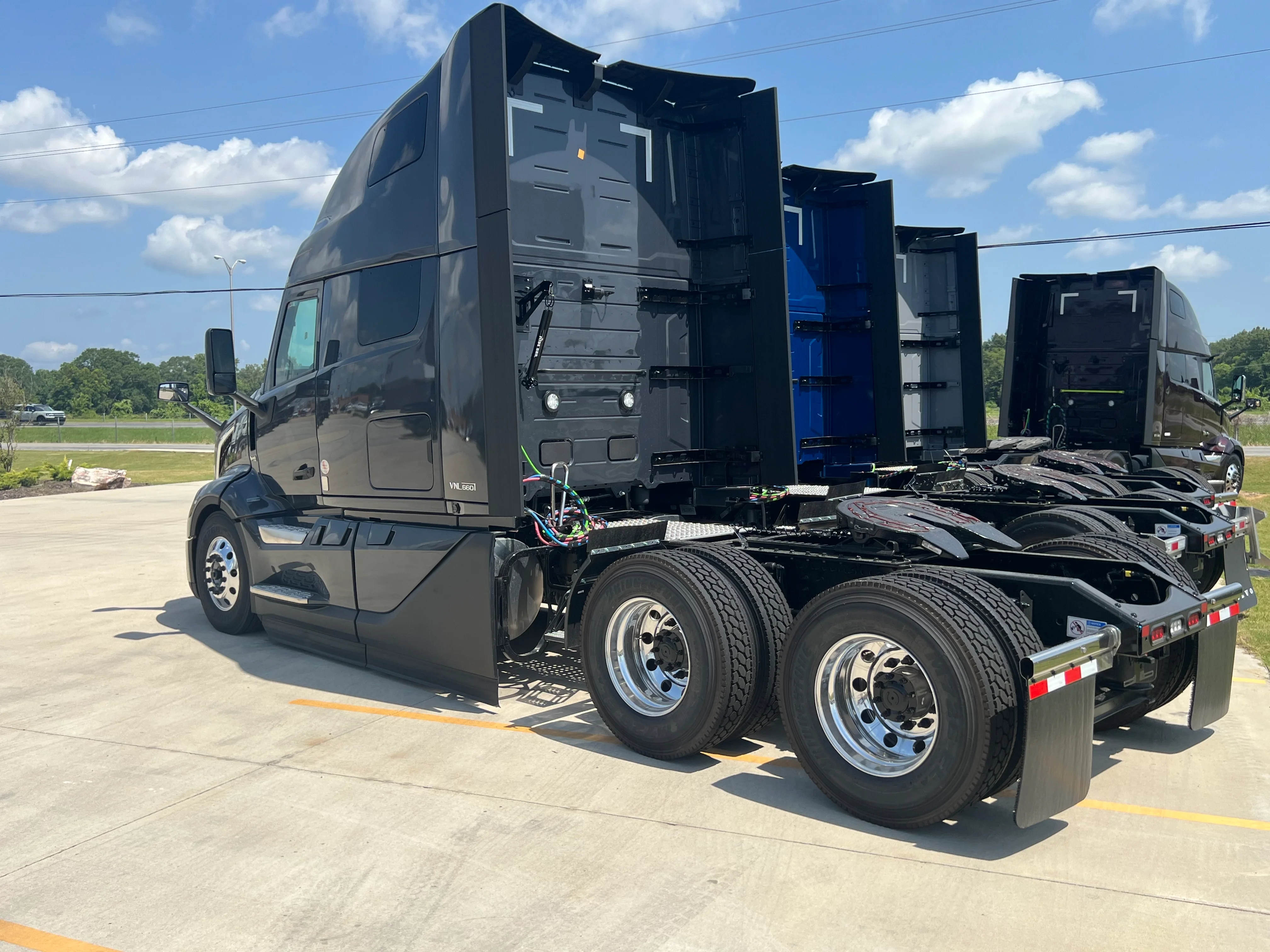 2026 Volvo VNL 660 in Monroe, LA — photo 7