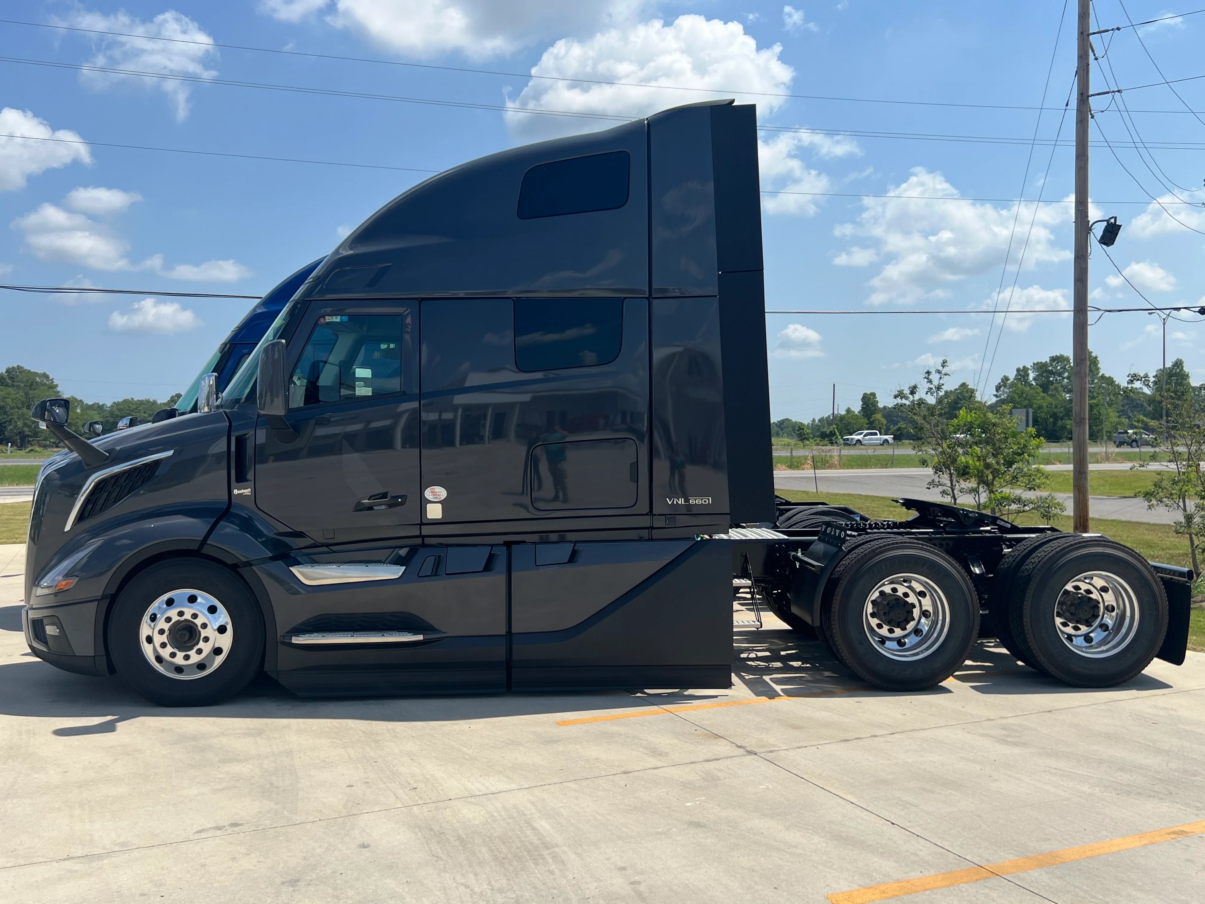 2026 Volvo VNL 660 in Monroe, LA — photo 8