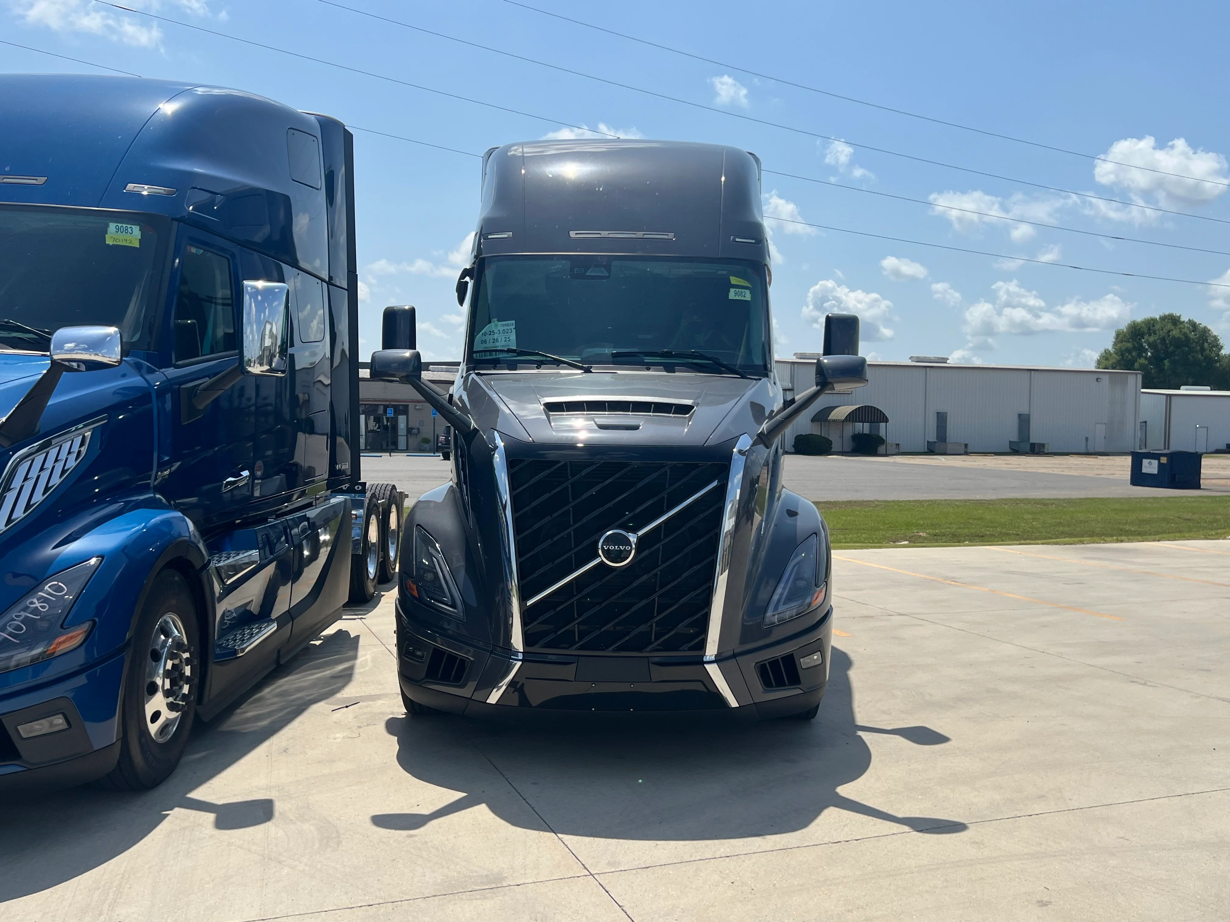 2026 Volvo VNL 660 in Monroe, LA — photo 3