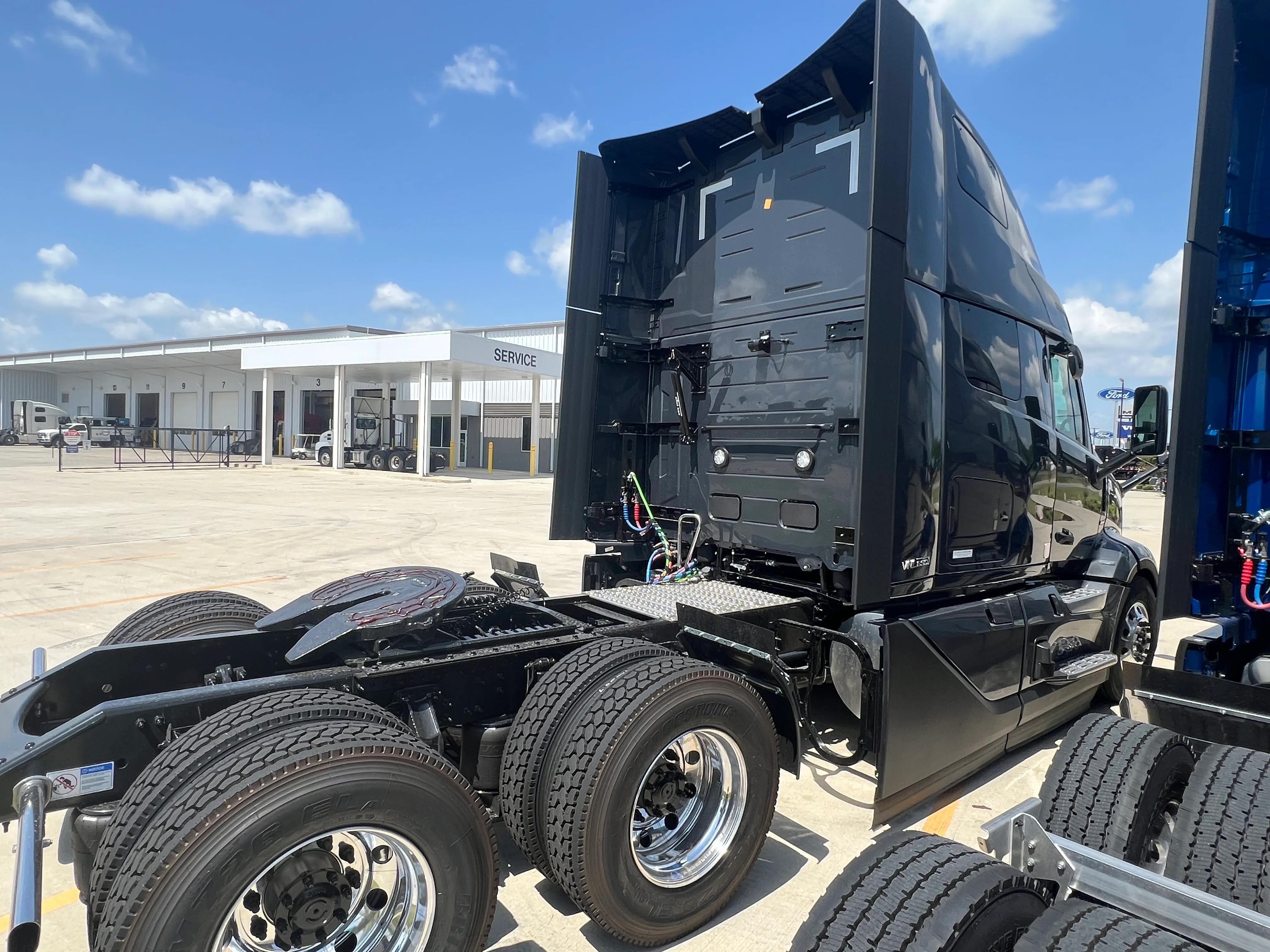 2026 Volvo VNL 660 in Monroe, LA — photo 5