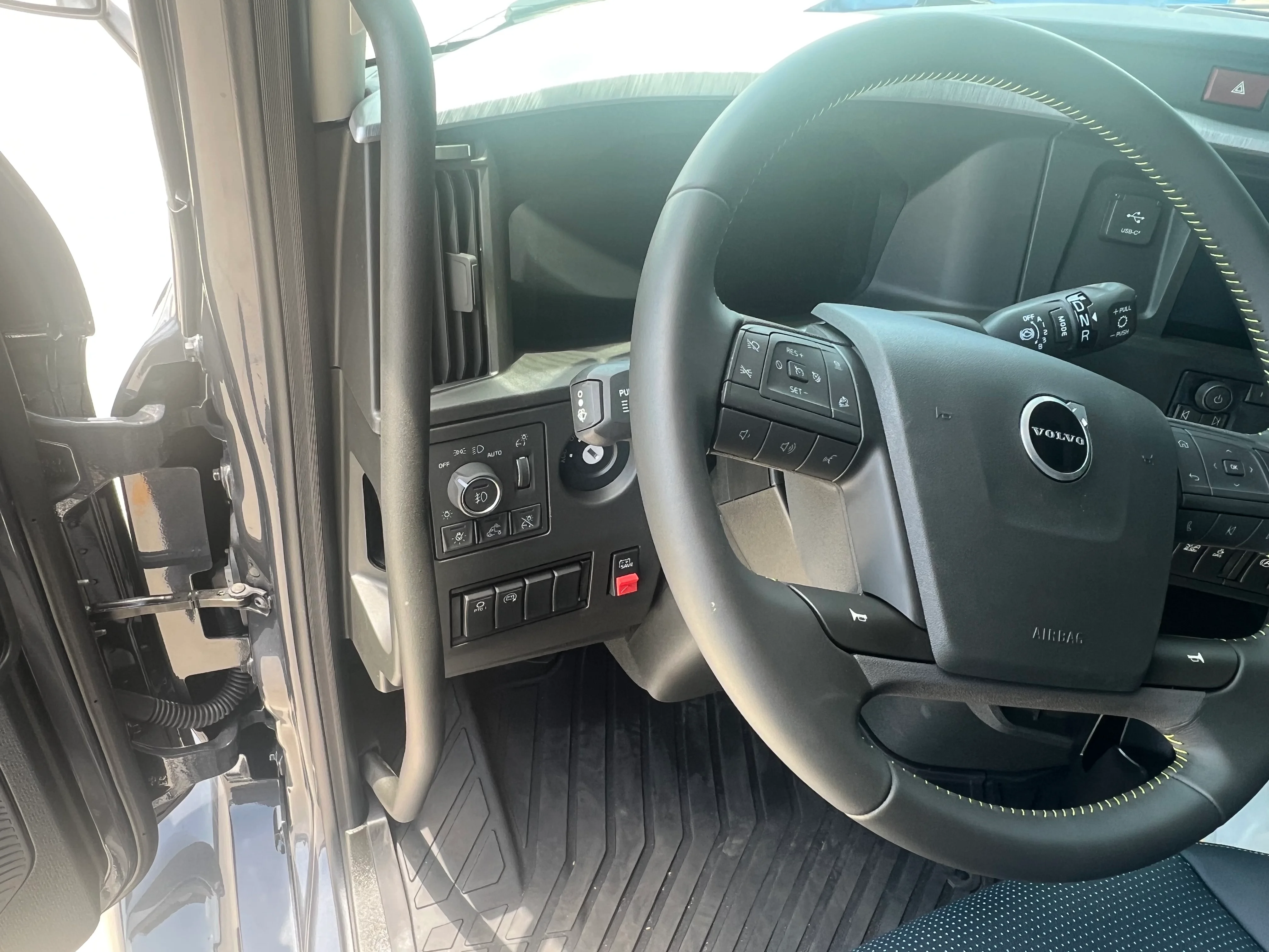 2026 Volvo VNL 660 in Monroe, LA — photo 11