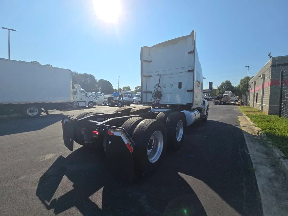 2022 International LT in Atlanta, GA — photo 4