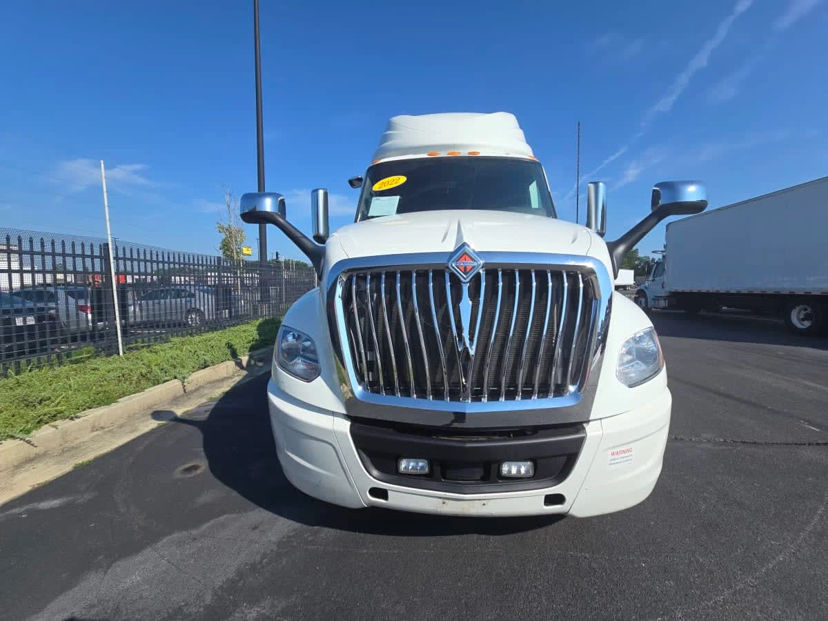 2022 International LT in Atlanta, GA — photo 2