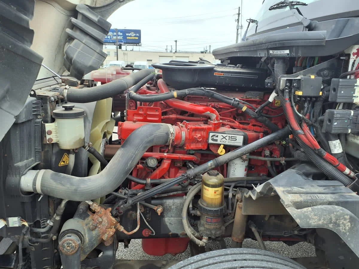 2020 International LT in Cleveland, OH — photo 8