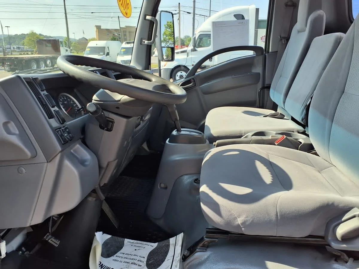 2018 Isuzu NRR - image 7