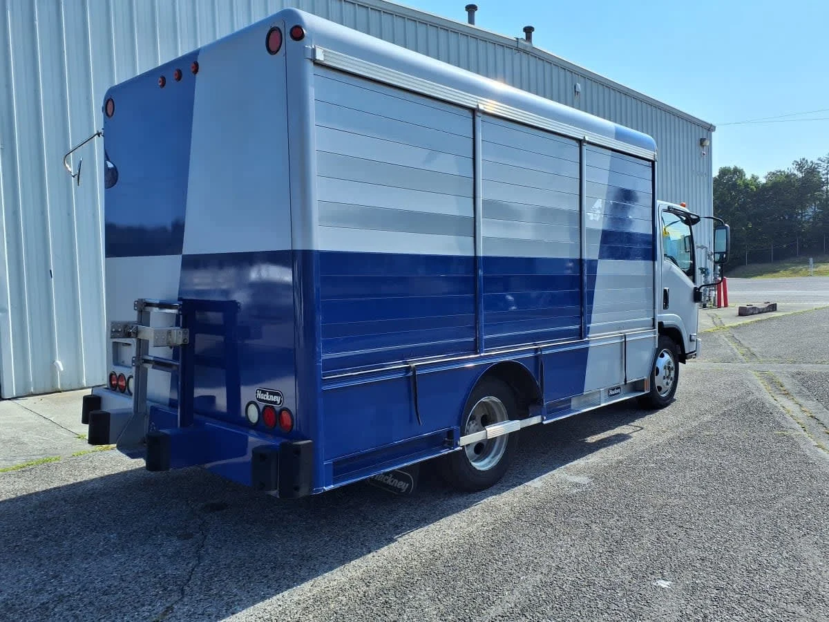 2018 Isuzu NRR - image 4